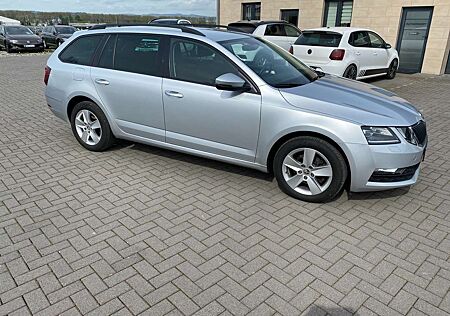 Skoda Octavia Ambition.Climatronic. PDC. DSG. Xenon LED