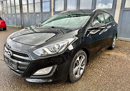 Hyundai i30 blue Style*Navi*AHK*Keyless-GO*Euro6*