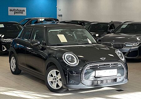 Mini Cooper 5-trg Essential Trim Aut/Navi/LED