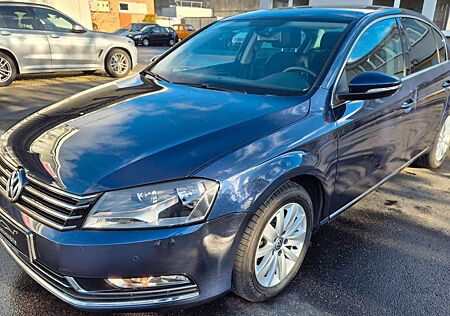 VW Passat Volkswagen Kamera Klima PDC Tempomat Navi