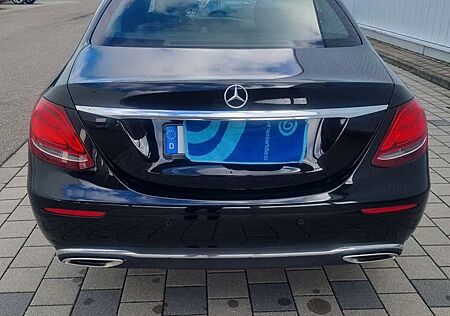 Mercedes-Benz E 250 9G-TRONIC