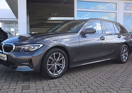 BMW 320 i Touring Sport Line/DAB/WLAN/ACC/AHK