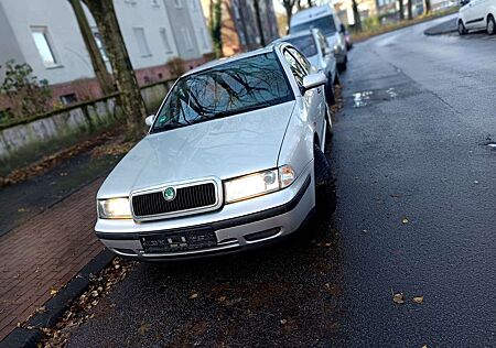 Skoda Octavia 1.6 SR