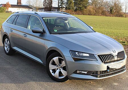 Skoda Superb Combi 2.0 TDI DSG Style