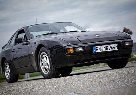 Porsche 944 S