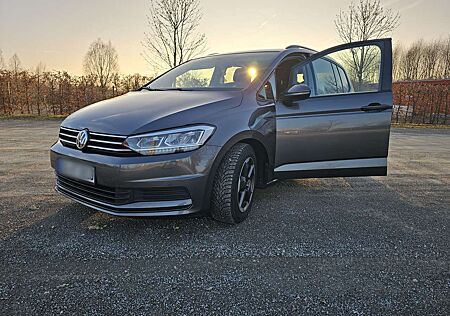 VW Touran Volkswagen 1.6 TDI SCR Comfortline