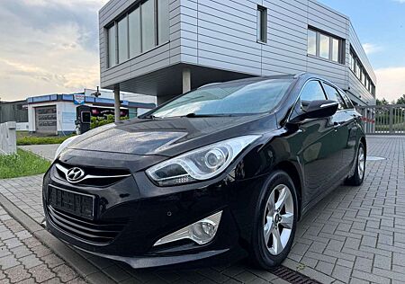 Hyundai i40 cw TÜV PDC FREISPRECH SITZHEIZUNG TEMPOMAT