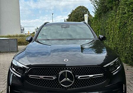 Mercedes-Benz GLC 300 4Matic 9G-TRONIC AMG Line Night Packet