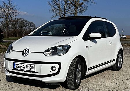 Volkswagen up! CLUB - Panorama und FENDER-Soundsystem