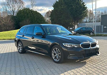 BMW 320 d Touring xDrive Sport Line Pano*Navi*LED*