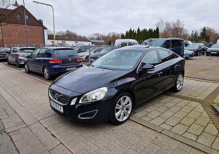 Volvo S60 Lim. Summum D5*NAVI*BI-XENON*LEDER*BLIS*AHK*