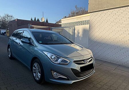 Hyundai i40 cw 5 Star Edition TÜV NEU*SCHECKHEFT GEPFLEG