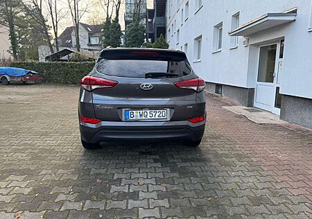 Hyundai Tucson blue 1.7 CRDi 2WD Advantage