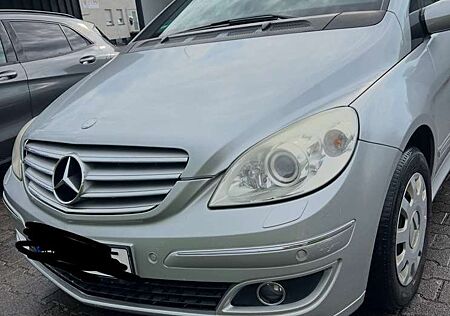 Mercedes-Benz B 170