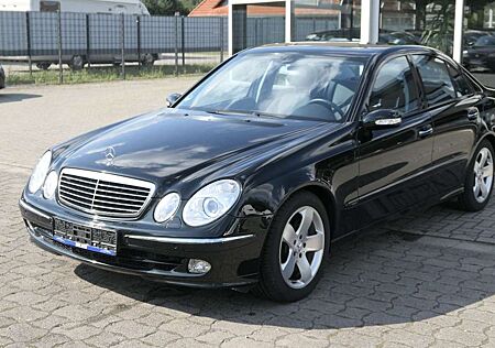 Mercedes-Benz E 320 Avantgarde/Bi-Xenon/Navi/Leder/Euro4