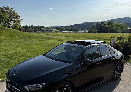 Mercedes-Benz A 220 4Matic AMG PANO BURMESTER AMBIENTE