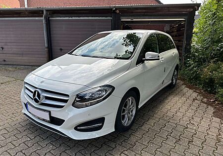 Mercedes-Benz B 180