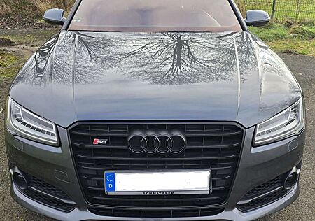 Audi S8 plus