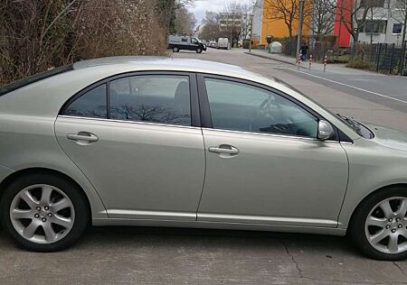 Toyota Avensis 2.0 VVT-i Automatik Sol