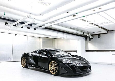 McLaren 675LT Coupe Scheckheft Carbondach