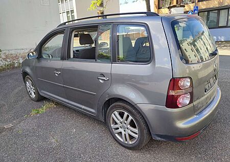 VW Touran Volkswagen 2.0 16S TDI 140 Confortline