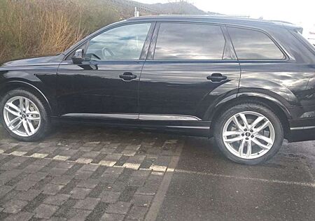 Audi Q7 3.0 TFSI quattro tiptronic