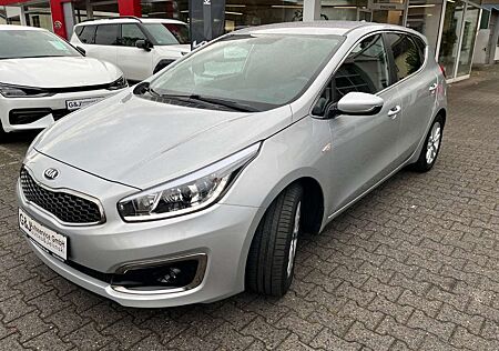 Kia Cee'd Ceed / Ceed Dream Team Navi, Tempomat, Klima, PDC