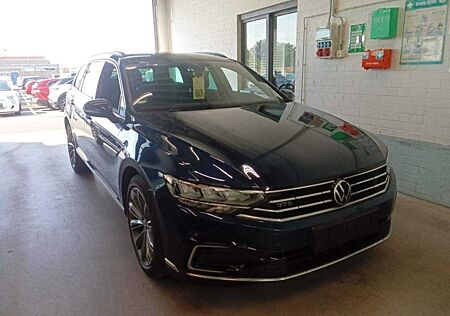 VW Passat Volkswagen GTE Pano. Ambiente-Licht LED Navi LED SHZ