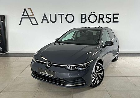 VW Golf Volkswagen VIII Lim. e-Hybrid*STYLE*PANO*CAM*AHK*LED*