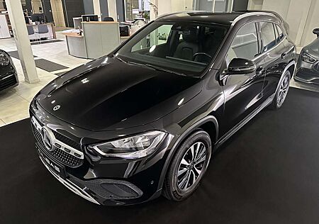 Mercedes-Benz GLA 180 d Style*AHK*SHZ*NAVI*LEDER*TEMP*KAM*DAB*