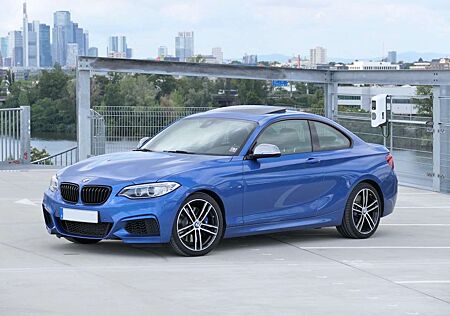 BMW 235 M235i Coupe BI-XENON*AUT*H&K*SHZ*NAVI*ALCANTARA