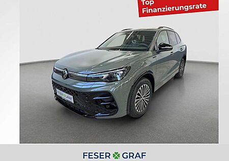 VW Tiguan Volkswagen R-Line 2,0TSI 4M 195kW AHK Pano Matrix