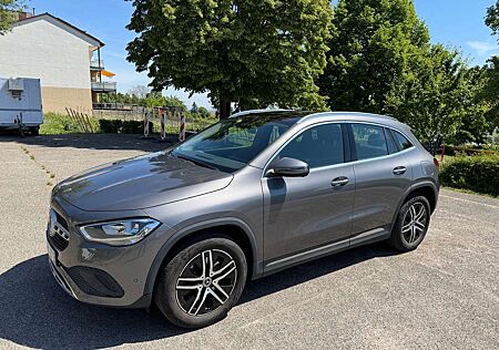 Mercedes-Benz GLA 250 GLA Plugin Hybrid e 8G-DCT Progressive