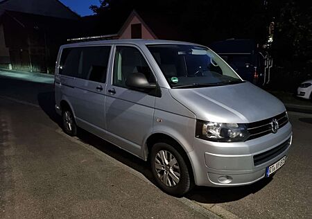VW T5 Multivan Volkswagen Multivan BMT Highline