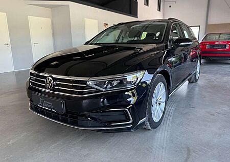 VW Passat Volkswagen Variant GTE Matrix-LED/AHK/Kam/Navi/SHZ