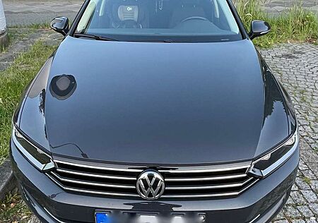 VW Passat Variant Volkswagen 2.0 TDI SCR DSG Highline