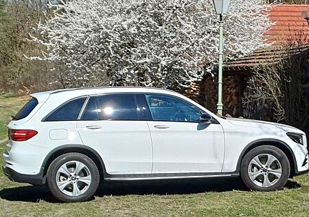 Mercedes-Benz GLC 250 4Matic 9G-TRONIC AMG Line Berlin 29990 km