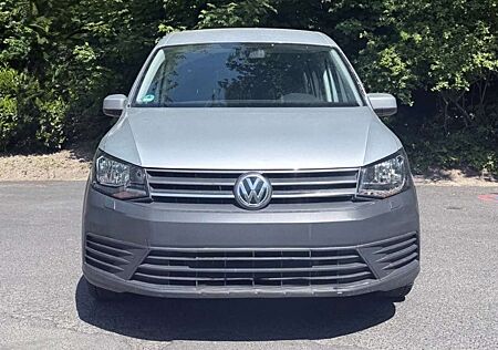 VW Caddy Volkswagen Transporter mit Rollstuhlrampe