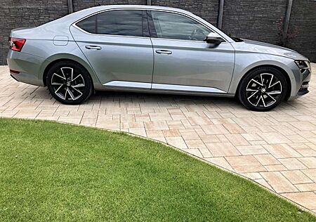Skoda Superb 2.0 TDI DSG Style