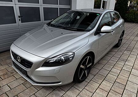 Volvo V40 D2 Geartronic LINJE YOU!