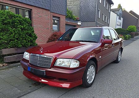 Mercedes-Benz C 180 Classic Rieger