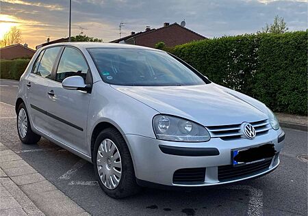 VW Golf Volkswagen 5 1.6 - 2 jahre frischen Tüv & Voll Fahrbereit