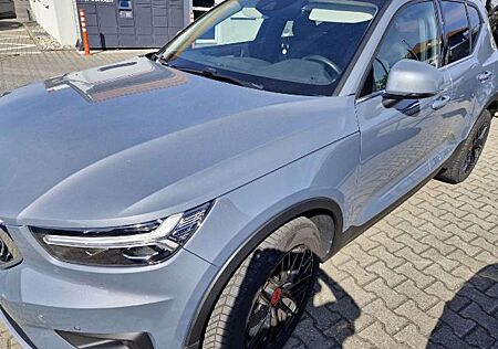 Volvo XC 40 XC40 B5 AWD Inscription Standheizung; 8- fach bereift