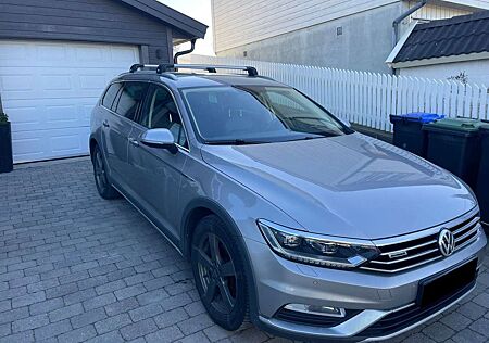 VW Passat Alltrack Volkswagen 2.0 TDI SCR 4Motion DSG (BMT)