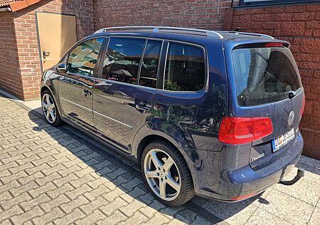VW Touran Volkswagen 2.0 TDI DPF DSG Highline