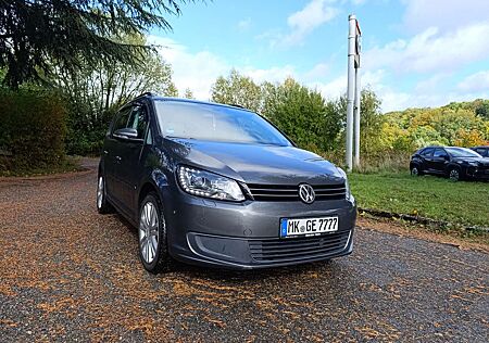 VW Touran Volkswagen 1.6 TDI DPF DSG Comfortline