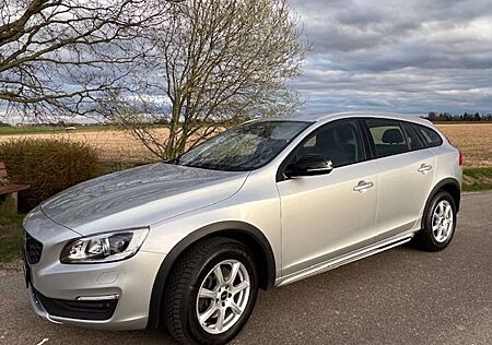 Volvo V90 Cross Country S60 Cross Country S60 Cross Country D4 AWD Geartronic Summum