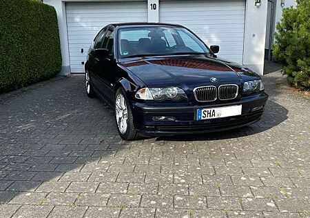 BMW 320i 320