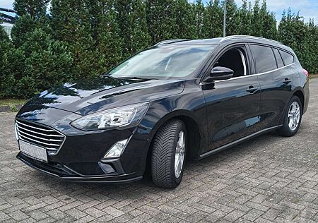 Ford Focus Cool & Connect EcoBoost Navigation