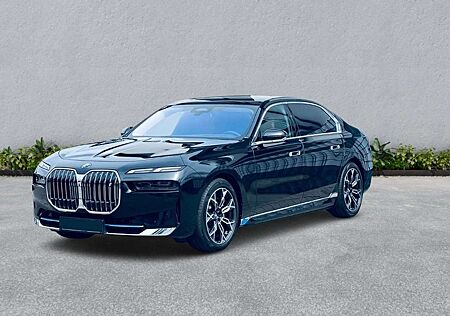 BMW i7 xDrive60 SKY Lounge TV B&W